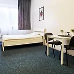 Mhostel24 Albergue