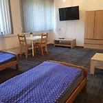Mhostel24