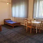 Albergue Mhostel24 *