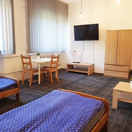 Mhostel24