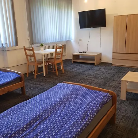 Mhostel24